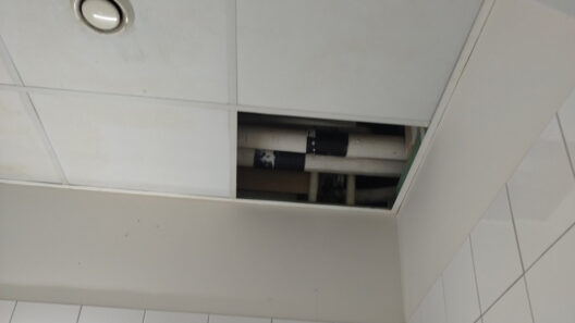 Θριάσιο: Πτώση οροφής σε θάλαμο ασθενών του Νοσοκομείου ΦΩΤΟ