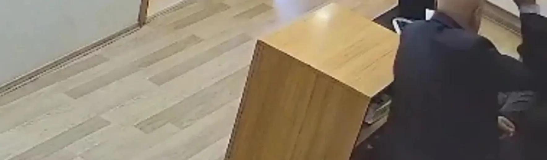 Τουρκία: Ηλικιωμένος επιτέθηκε με μπαλτά σε υπάλληλο μέσα σε Δημαρχείο ΒΙΝΤΕΟ