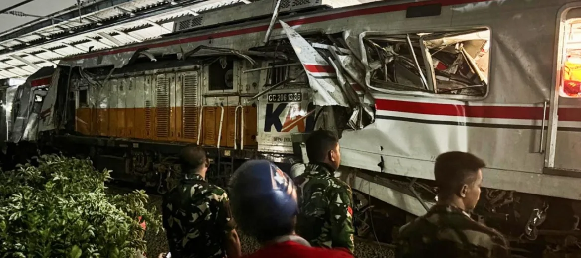 Ινδονησία: Σιδηροδρομική τραγωδία με πολλούς νεκρούς και τραυματίες ΒΙΝΤΕΟ