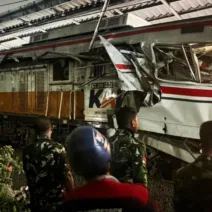 Ινδονησία: Σιδηροδρομική τραγωδία με πολλούς νεκρούς και τραυματίες ΒΙΝΤΕΟ
