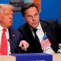 ΝΑΤΟ: Γιατί δεν μπορεί να διαλυθεί ακόμη κι αν ο Τραμπ απειλεί να το εγκαταλείψει