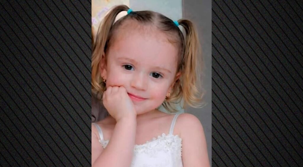 Ανείπωτος θρήνος στην κηδεία της 3χρονης στην Καβάλα ΦΩΤΟ