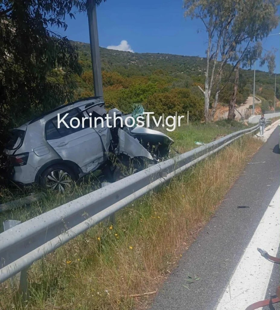 Σοκαριστικό τροχαίο με μία νεκρή στη Νεμέα - αυτοκίνητο «καρφώθηκε» κολώνα ΦΩΤΟ