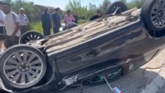 Πύργος: Σύγκρουση αυτοκινήτων και ανατροπή, οδηγός στο Νοσοκομείο ΒΙΝΤΕΟ