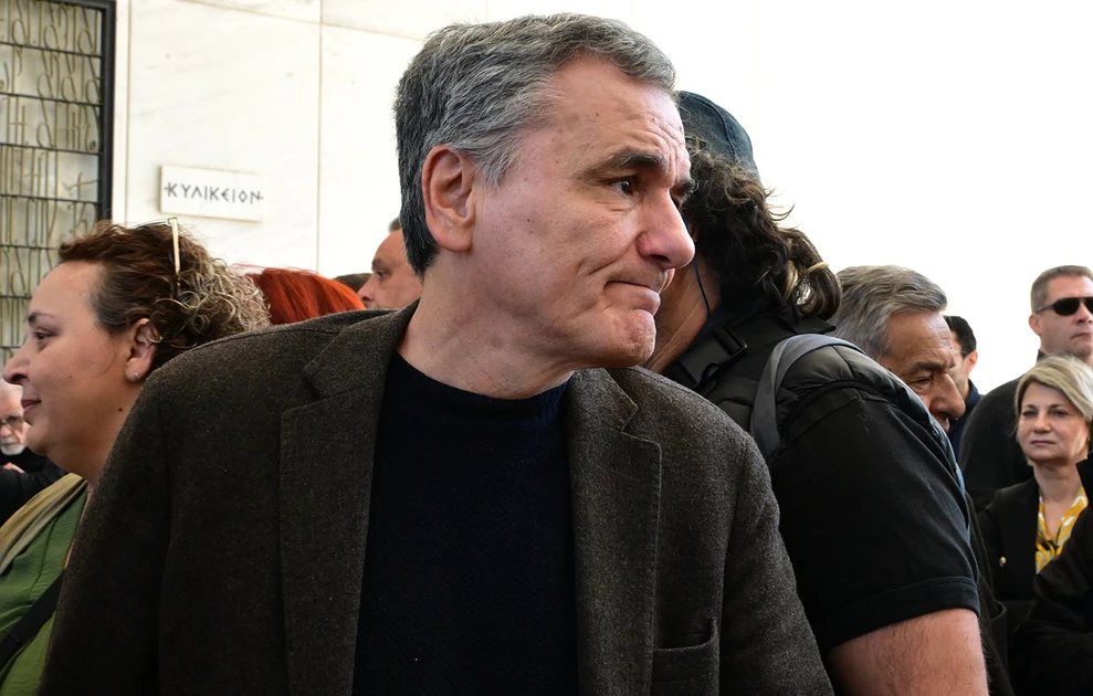 Το «αντίο» στον Βασίλη Ρίζο - Συντετριμμένη η Θεανώ Φωτίου στην κηδεία του γιού της ΦΩΤΟ - ΒΙΝΤΕΟ