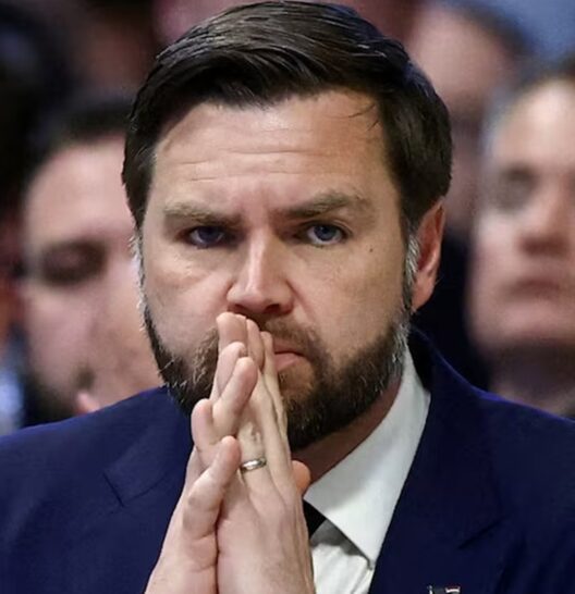 Στον «πάγο» το ταξίδι Βανς στο Πακιστάν – Αβεβαιότητα για τις συνομιλίες με το Ιράν