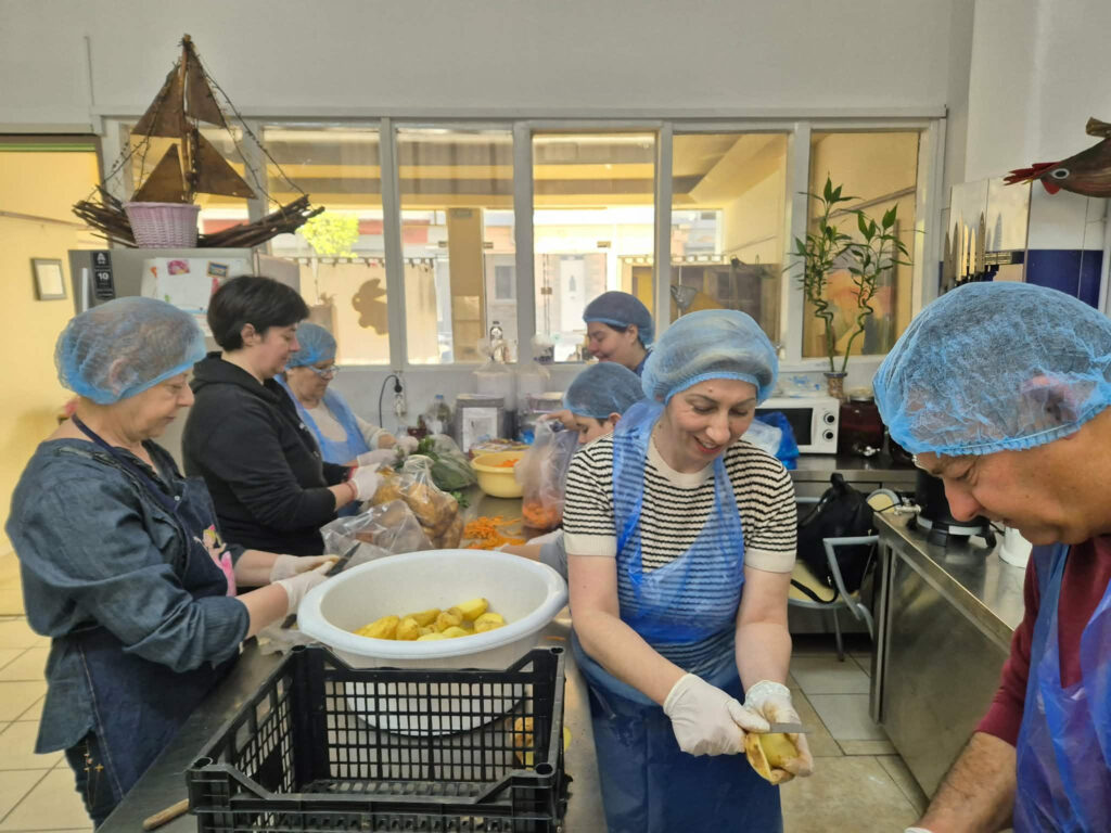 Μαγείρεψαν στην «Κουζίνα Αγάπης» κομματικά στελέχη του Κασσελάκη στην Πάτρα ΦΩΤΟ 25 Μαγείρεψαν στην «Κουζίνα Αγάπης» κομματικά στελέχη του Κασσελάκη στην Πάτρα ΦΩΤΟ