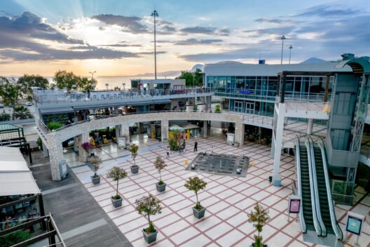 Πάτρα: Κατέρρευσε τμήμα οροφής στη Βέσο Μάρε