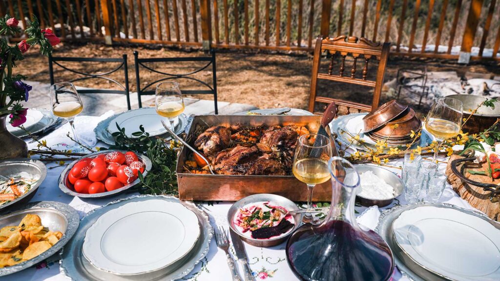 Aχαΐα: Το κόστος του φετινού Πασχαλινού τραπεζιού σε αριθμούς - Τι έδειξε η μελέτη για την ακρίβεια - Κόντρες και προτροπές στην Αγορά