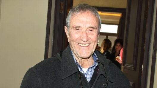 Τι λέει ο Γιάννης Βογιατζής για τη σκηνή του θεάτρου, έκλεισε τα 100 - Τι τον φοβίζει