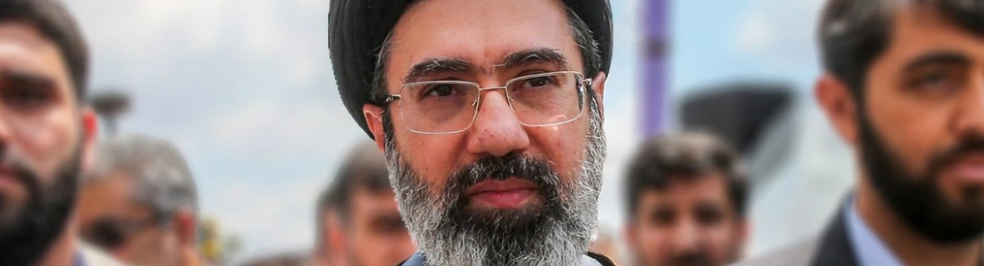 «Εμφάνιση» Μοτζτάμπα Χαμενεΐ: Ο Περσικός Κόλπος θα έχει «λαμπρό μέλλον» χωρίς την παρουσία των ΗΠΑ