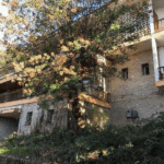 Καλέντζι Αχαΐας: Στα αζήτητα ο παλιός Ξενίας του ΕΟΤ στο ιστορικό χωριό των Παπανδρέου