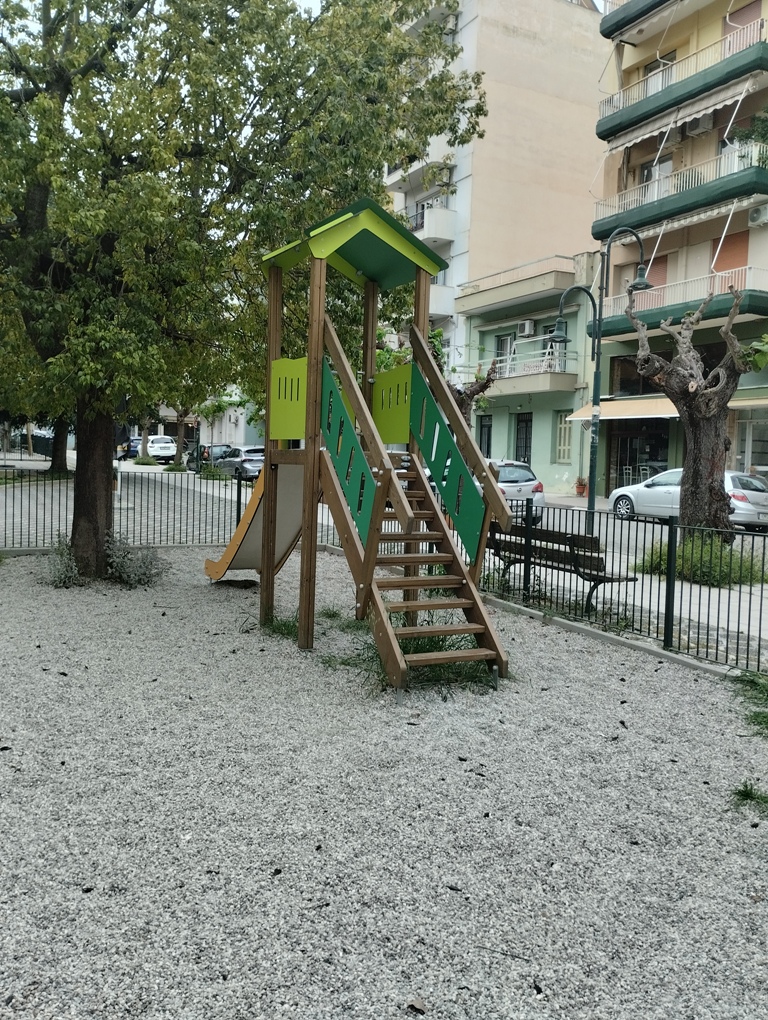 Πάτρα: Δύο παιδικές χαρές ανακατασκευάστηκαν ΦΩΤΟ