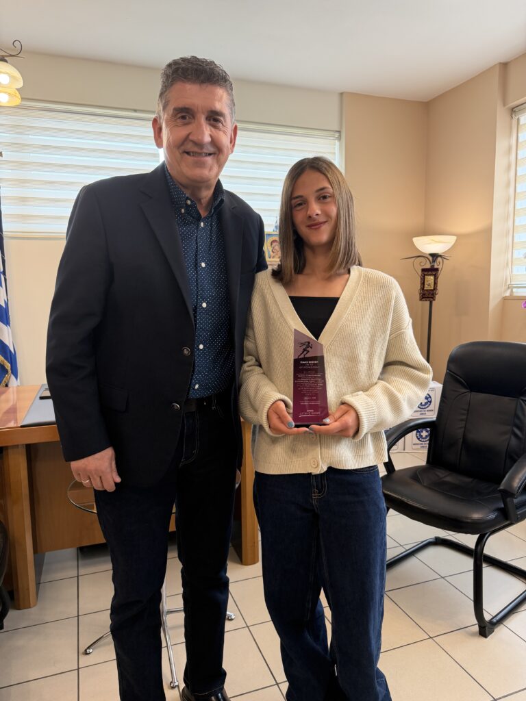 Αθλήτριες, που διακρίθηκαν υποδέχτηκε ο δήμαρχος Γρηγόρης Αλεξόπουλος ΦΩΤΟ