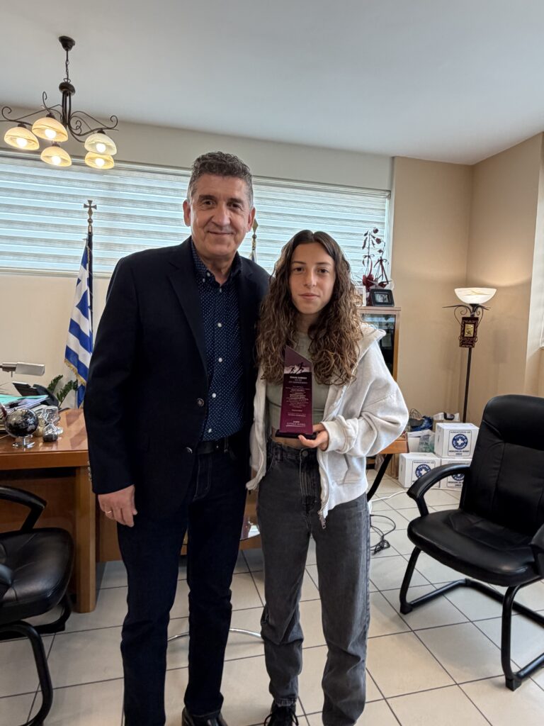 Αθλήτριες, που διακρίθηκαν υποδέχτηκε ο δήμαρχος Γρηγόρης Αλεξόπουλος ΦΩΤΟ