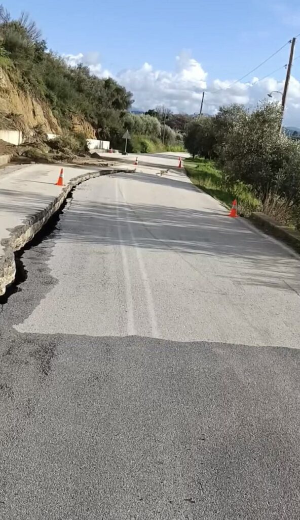 Αχαΐα-Ηλεία: Σοβαρά προβλήματα στο οδικό δίκτυο ΦΩΤΟ