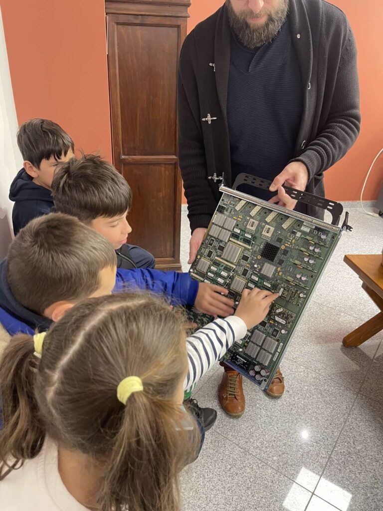 Επισκέψεις σχολείων στο ΙΤΥΕ «ΔΙΟΦΑΝΤΟΣ», στο Ρίο ΦΩΤΟ 30 Επισκέψεις σχολείων στο ΙΤΥΕ «ΔΙΟΦΑΝΤΟΣ», στο Ρίο ΦΩΤΟ