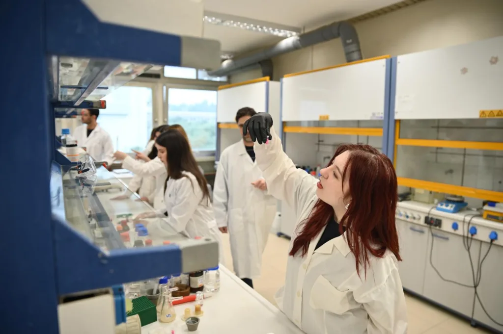 Πρωτοποριακή έρευνα φοιτητών του ΑΕΙ Πάτρας για την Παχυσαρκία ΦΩΤΟ