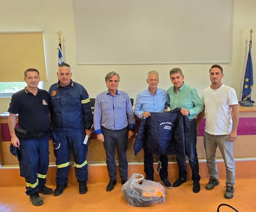 Αχαΐα: Ολλανδός εθελοντής Πυροσβέστης παράδειγμα προσφοράς...σε ξένο τόπο ΦΩΤΟ 26 Αχαΐα: Ολλανδός εθελοντής Πυροσβέστης παράδειγμα προσφοράς...σε ξένο τόπο ΦΩΤΟ