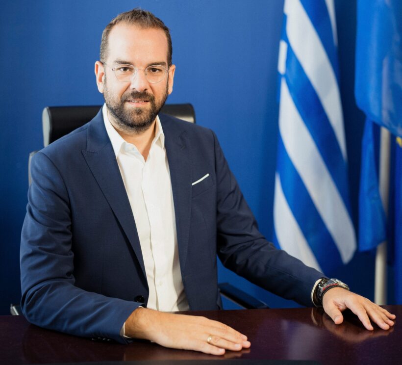 «Με κρίσεις, αβεβαιότητα και προκλήσεις» 24 «Με κρίσεις, αβεβαιότητα και προκλήσεις»