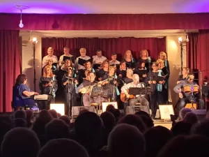 «Ένας ουρανός μ’ αστέρια»με τις Δημοτικές Χορωδίες Διακοπτού