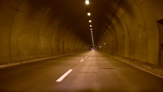 Πατρών-Πύργου: Οδηγούσε με την όπισθεν μέσα σε τούνελ ΒΙΝΤΕΟ