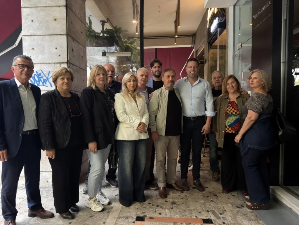 Πάτρα: Ο Στέφανος Κασσελάκης σε συναντήσεις με πολίτες ΦΩΤΟ 30 Πάτρα: Ο Στέφανος Κασσελάκης σε συναντήσεις με πολίτες ΦΩΤΟ