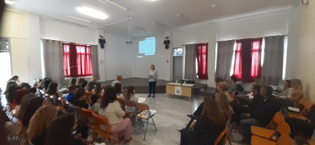 Μαθητικό Φεστιβάλ Ξενόγλωσσης Εκπαίδευσης στο Γυμνάσιο Σαραβαλίου ΦΩΤΟ 34 Μαθητικό Φεστιβάλ Ξενόγλωσσης Εκπαίδευσης στο Γυμνάσιο Σαραβαλίου ΦΩΤΟ