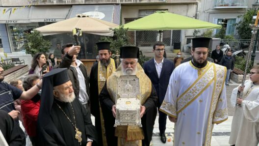 Ο Μητροπολίτης Ιερώνυμος στην Τιμία Κάρα του Αγίου Χριστοφόρου του Παπουλάκου ΦΩΤΟ