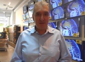 Πάτρα: Το θερμόμετρο χτυπάει «κόκκινο» και «ανάβει» η αγορά κλιματιστικών και ανεμιστήρων - Για τι προειδοποιούν οι γιατροί 29 Πάτρα: Το θερμόμετρο χτυπάει «κόκκινο» και «ανάβει» η αγορά κλιματιστικών και ανεμιστήρων - Για τι προειδοποιούν οι γιατροί