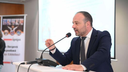 «Η ανάπτυξη δεν μπορεί να χτιστεί με όρους του 2000» 37 «Η ανάπτυξη δεν μπορεί να χτιστεί με όρους του 2000»