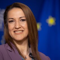 Αχαΐα: Η ευρωβουλευτής Μαρία Ζαχαρία στην Πάτρα για τα «κόκκινα δάνεια»