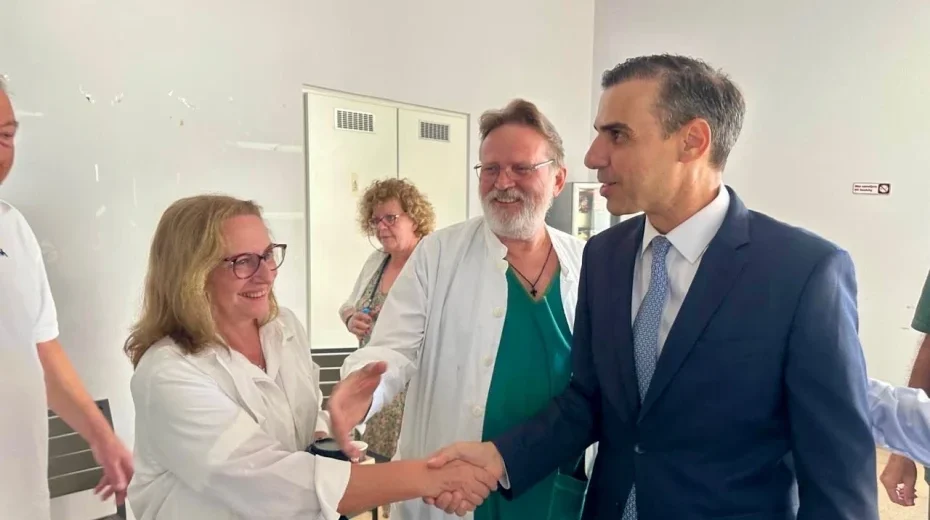 Πάτρα: Αιφνιδιαστική επίσκεψη του υφυπουγού Υγείας Μάριου Θεμιστοκλέους στο νοσοκομείο Ρίου ΒΙΝΤΕΟ