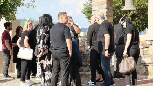 Γωγώ Μαστροκώστα: Σύσσωμη η τοπική κοινωνία του Ευηνοχωρίου Αιτωλοακαρνανίας στην ταφή της 36 Γωγώ Μαστροκώστα: Σύσσωμη η τοπική κοινωνία του Ευηνοχωρίου Αιτωλοακαρνανίας στην ταφή της