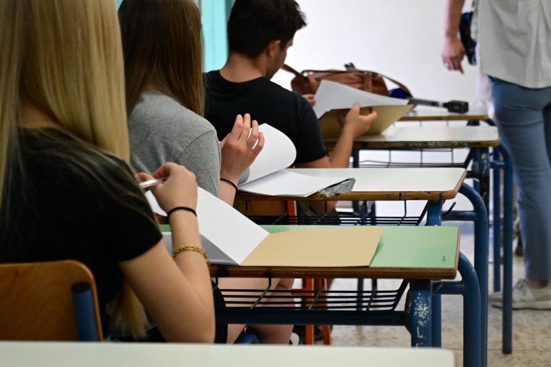 Πανελλαδικές: Πρεμιέρα με Νεοελληνική Γλώσσα και Λογοτεχνία για 68.788 θέσεις στα Πανεπιστήμια 4 Πανελλαδικές: Πρεμιέρα με Νεοελληνική Γλώσσα και Λογοτεχνία για 68.788 θέσεις στα Πανεπιστήμια