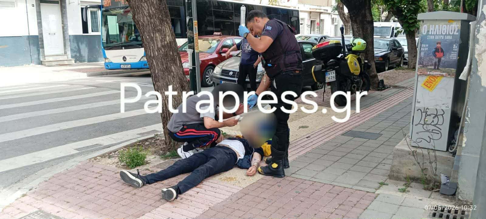 Πάτρα: Πτώση άνδρα στο κέντρο - Άμεσα στο σημείο οι Πρώτες Βοήθειες (ΦΩΤΟ)