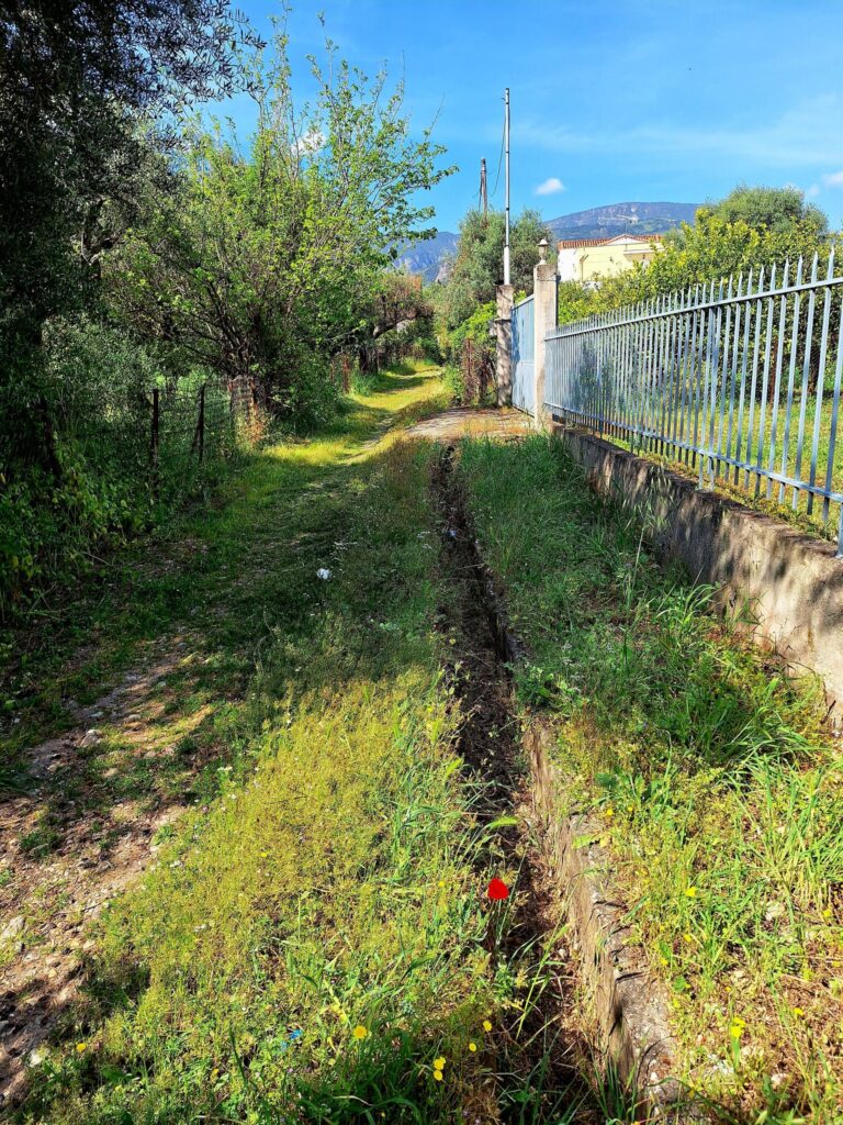 Αχαΐα: Τραυματισμός γυναίκας σε άκρως επικίνδυνο αυλάκι ΦΩΤΟ