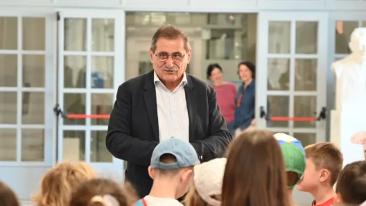 Μαθητές του 48ου Δημοτικού Σχολείου Αγυιάς στο Δημαρχείο ΦΩΤΟ