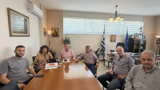 Δυτική Αχαΐα: Ο Γρ.Αλεξόπουλος με εμπόρους εν όψει καλοκαιριού και τουρισμού