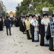Ο Μητροπολίτης Ιερώνυμος στην υποδοχή της εικόνας «Άξιον Εστί» ΦΩΤΟ