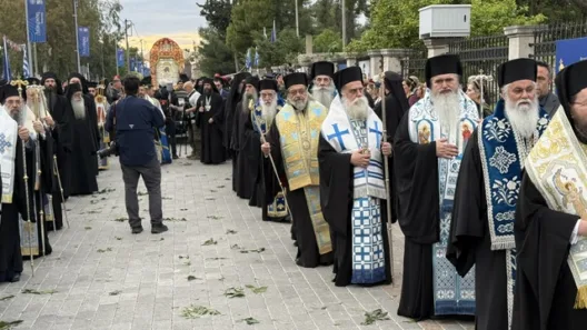 Ο Μητροπολίτης Ιερώνυμος στην υποδοχή της εικόνας «Άξιον Εστί» ΦΩΤΟ
