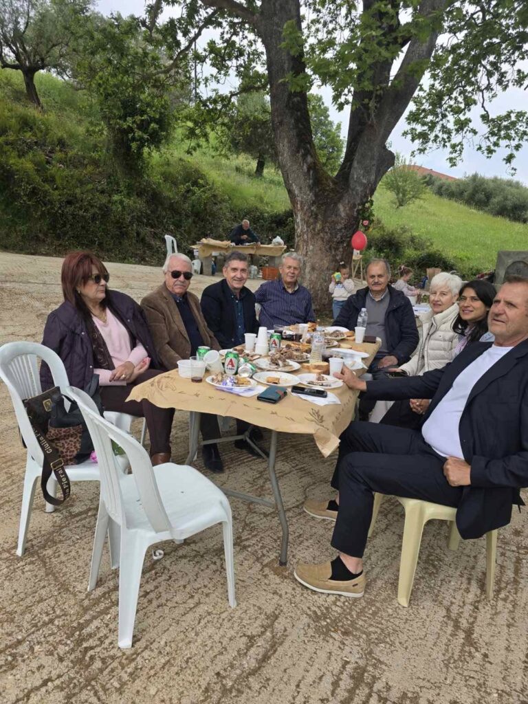 Η Μαγιάτικη συνάντηση της Αγίας Παρασκευής και της Κώμης ΦΩΤΟ 34 Η Μαγιάτικη συνάντηση της Αγίας Παρασκευής και της Κώμης ΦΩΤΟ