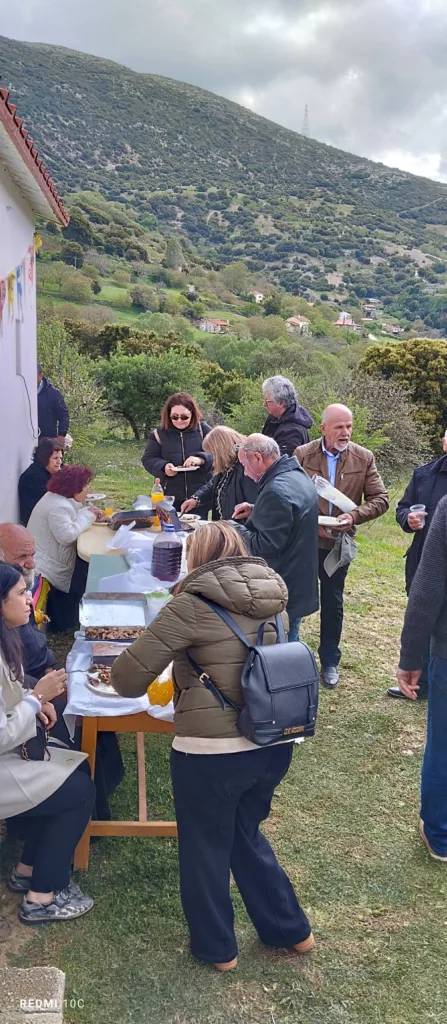 Το έθιμο της Κουλούρας στον Αγιο Αθανάσιο Λεοντίου Αχαΐας ΦΩΤΟ