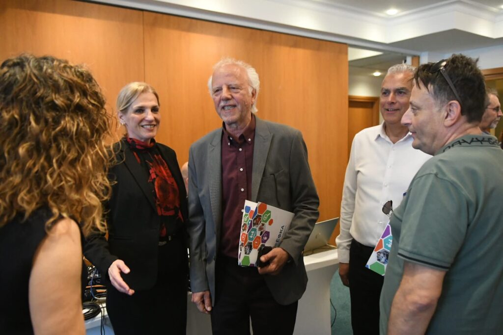 Πάτρα: Ο Διονύσης Πλέσσας για τον e-ΕΦΚΑ - «Να βελτιώνει την καθημερινότητα» ΦΩΤΟ 29 Πάτρα: Ο Διονύσης Πλέσσας για τον e-ΕΦΚΑ - «Να βελτιώνει την καθημερινότητα» ΦΩΤΟ