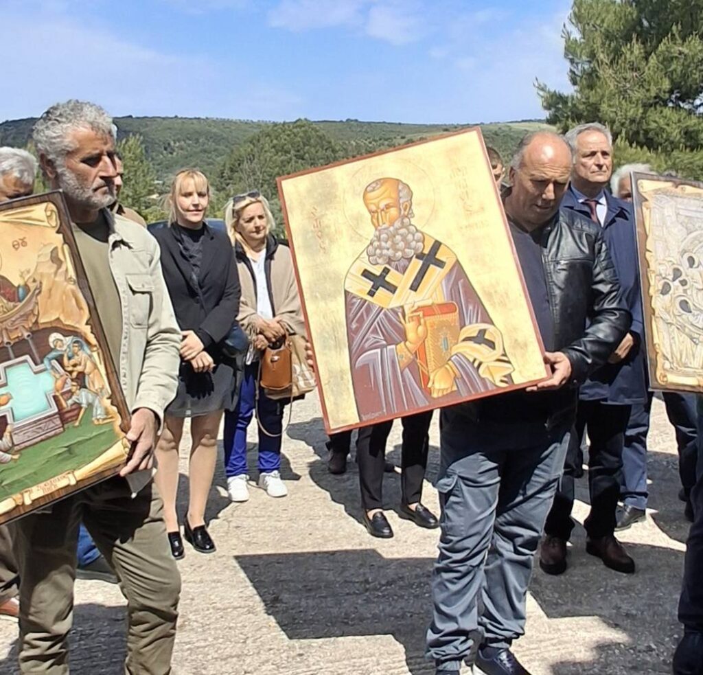 Σε υψόμετρο 365 μ., στις Πόρτες, εορτάστηκε ο Άγιος Αθανάσιος ΦΩΤΟ 30 Σε υψόμετρο 365 μ., στις Πόρτες, εορτάστηκε ο Άγιος Αθανάσιος ΦΩΤΟ