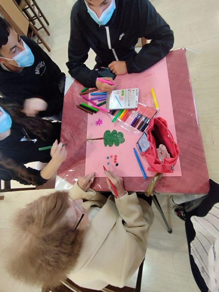 Μαθητές του 17ο Γυμνασίου Πατρών στο Κωνσταντοπούλειο Ευγηρείο ΦΩΤΟ