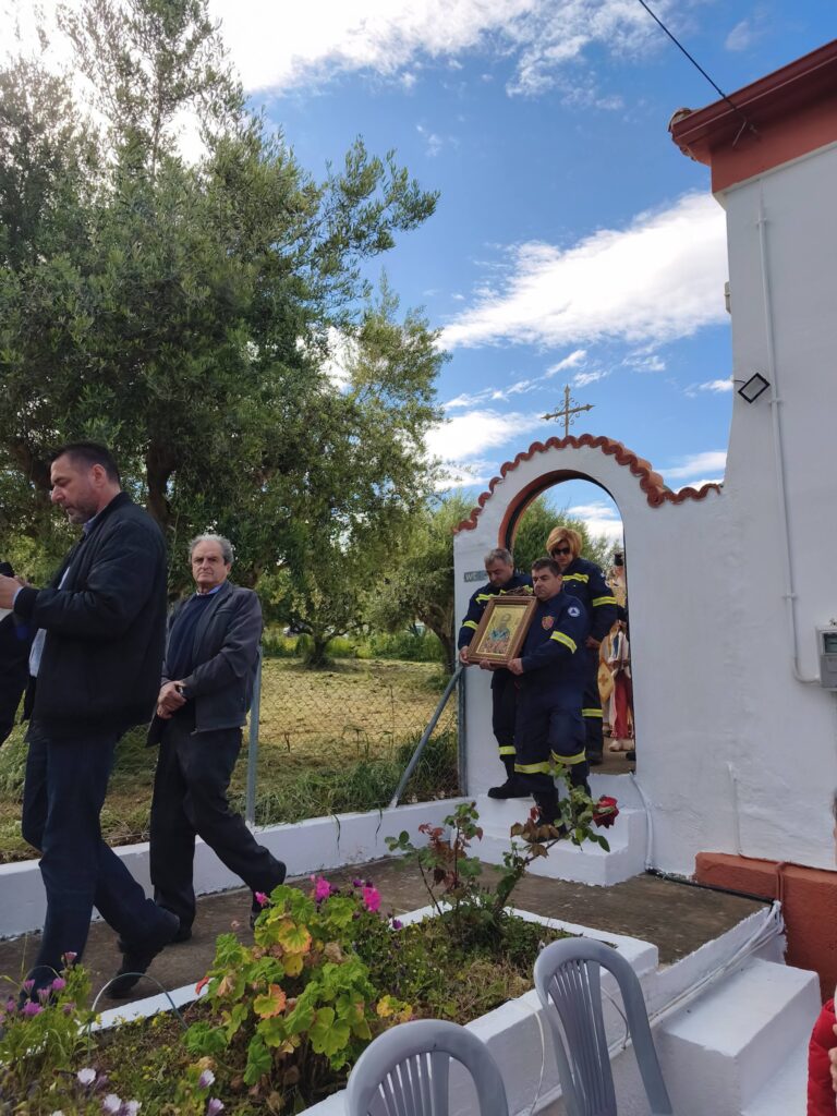 Η Πολιτιστική Δράση Βραχναιίκων αναβίωσε ένα παλαιό έθιμο του Αγίου Αθανασίου Δρεσθένων ΦΩΤΟ 32 Η Πολιτιστική Δράση Βραχναιίκων αναβίωσε ένα παλαιό έθιμο του Αγίου Αθανασίου Δρεσθένων ΦΩΤΟ