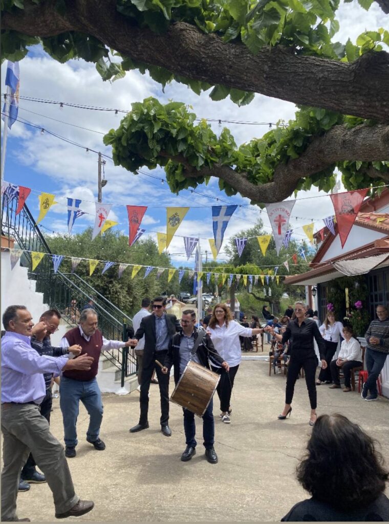 Η Πολιτιστική Δράση Βραχναιίκων αναβίωσε ένα παλαιό έθιμο του Αγίου Αθανασίου Δρεσθένων ΦΩΤΟ 36 Η Πολιτιστική Δράση Βραχναιίκων αναβίωσε ένα παλαιό έθιμο του Αγίου Αθανασίου Δρεσθένων ΦΩΤΟ