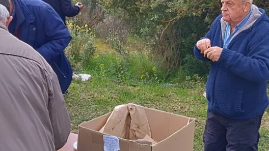 Το έθιμο της Κουλούρας στον Αγιο Αθανάσιο Λεοντίου Αχαΐας ΦΩΤΟ
