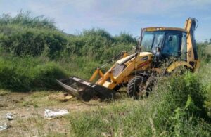 Δυτική Αχαΐα: Καθαρίζουν μικρές χωματερές...πριν καούν! ΦΩΤΟ